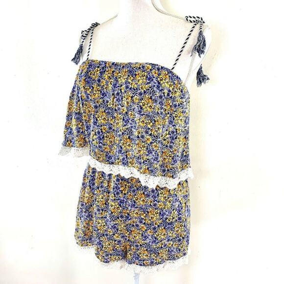 CUPCAKES AND CASHMERE Andria Sleeveless Romper Size M‎ Floral Print Blue Yellow - Picture 3 of 5